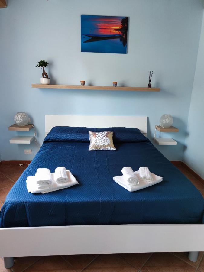 Villa Martino Apartments Чефалу Номер фото