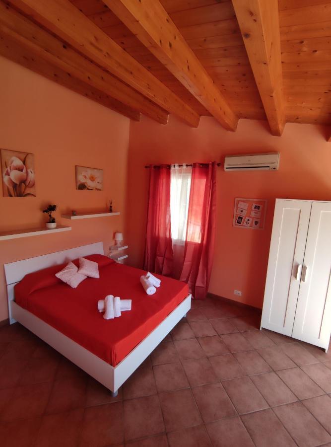 Villa Martino Apartments Чефалу Номер фото